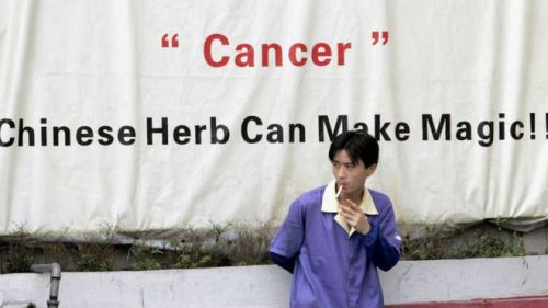 研究人员表示，慢性感染、吸烟及污染都导致中国癌症个案急速上升的原因。