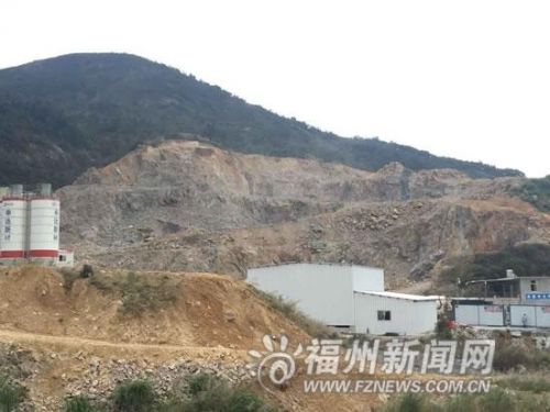 涉事公司开山采石，却拿不出相关证件。