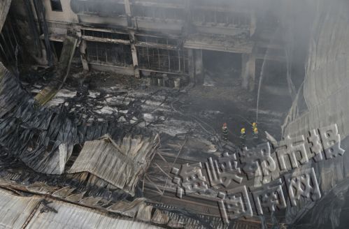 廠房鐵皮屋被燒垮