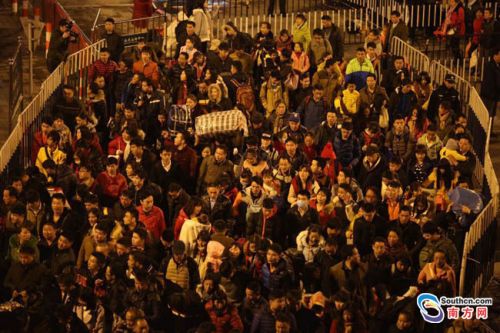 广州火车站列车晚点