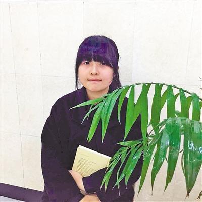 17岁女生获写作文获奖 复旦:过一本线就录取(图)