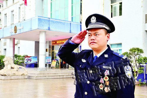 陈自发荣立过个人一等功、二等功、三等功