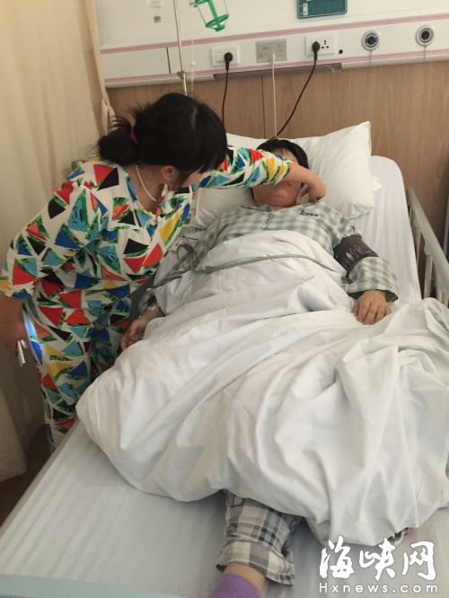 昨日，薛女士在病床上讲述死里逃生的经历