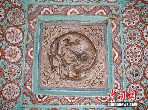 龙抬头又叫&ldquo;龙头节&rdquo;。在中国古代，尤其是秦汉及以前，像一月一、二月二、三月三这样的&ldquo;重日&rdquo;多被认为是天地交感、天人相通的日子。在这样的日子里人们就需多做祈福、祭祀或是纪念活动，以求得幸福、安康和吉祥。图为《莫高窟第245窟-藻井-回鹘》。敦煌研究院供图