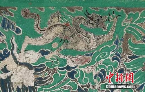 大龙、耕牛、壮汉、熊孩子、西部美食&hellip;&hellip;敦煌研究院披露一批敦煌壁画&ldquo;数字采集照&rdquo;，揭秘中国古代&ldquo;二月二龙抬头&rdquo;不光是去剃头，更多的是寄托了古人对大自然的崇敬和对美好生活的祈愿。3月10日正值中国传统节日&ldquo;二月二&rdquo;，民间传说是&ldquo;龙抬头的日子&rdquo;。龙抬头，是中国民间的传统节日。农历二月初二，阳气回升，大地解冻，人们观察到苍龙星宿春天自东方夜空升起，秋天自西方落下，其运移周期和方位正与一年之中的农时周期相一致，人们庆祝&ldquo;龙头节&rdquo;，以示敬苍龙，祈甘霖，保丰收。图为《榆林窟第10窟-龙-西夏》。敦煌研究院供图