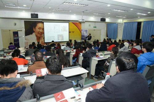 专家：艾滋病在青年学生中迅速蔓延，男性同性性传播为主