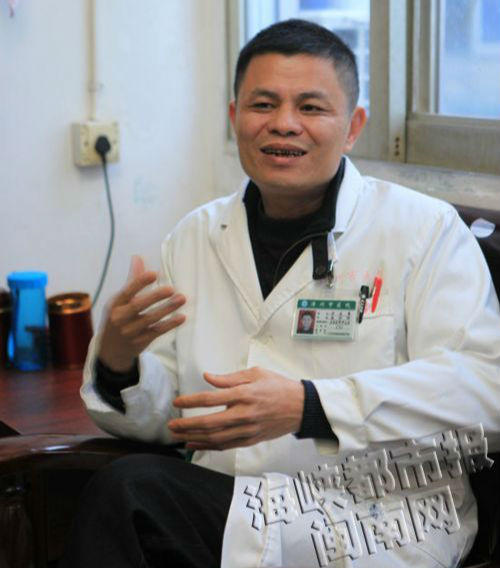方文革说，作为一名急诊医生，听到呼救，不能不管