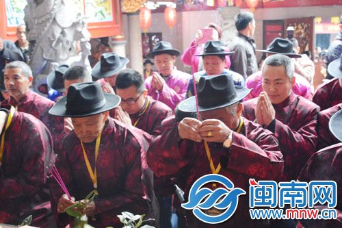 敬奉茶礼仪式，祈福茶叶丰收