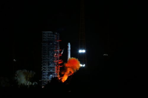 这是长征系列运载火箭的第225次飞行。 新华社发（王玉磊摄）