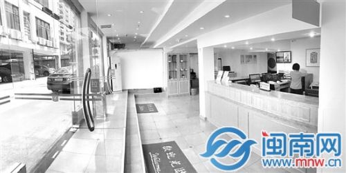 如家酒店五四路温泉店监控放在收银台旁
