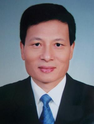 谢伏瞻当选河南省人大常委会主任 陈润儿当选省长1