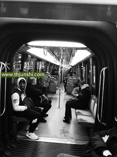 中国女留学生巴黎地铁内被打两次 仅1名女性帮忙