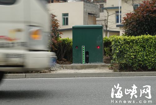 路边检测车辆尾气的设备