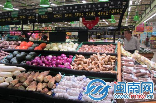 漳州市区某超市内的蒜头价格高达每斤10.5元