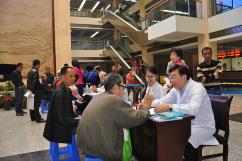 漳州正兴医院举行肿瘤义诊 专家与市民&ldquo;零距离&rdquo;交流597