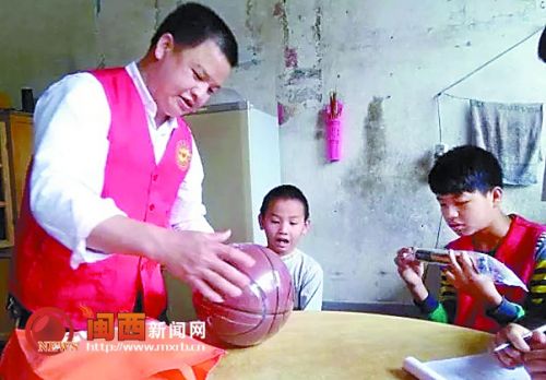 4437e69f2dff1888fbfa35