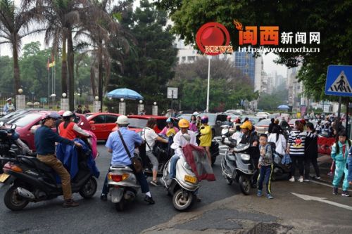这一路段车流量大（新罗交警大队供图）