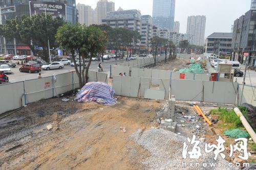 长乐中路改造，围挡内却不见有人施工