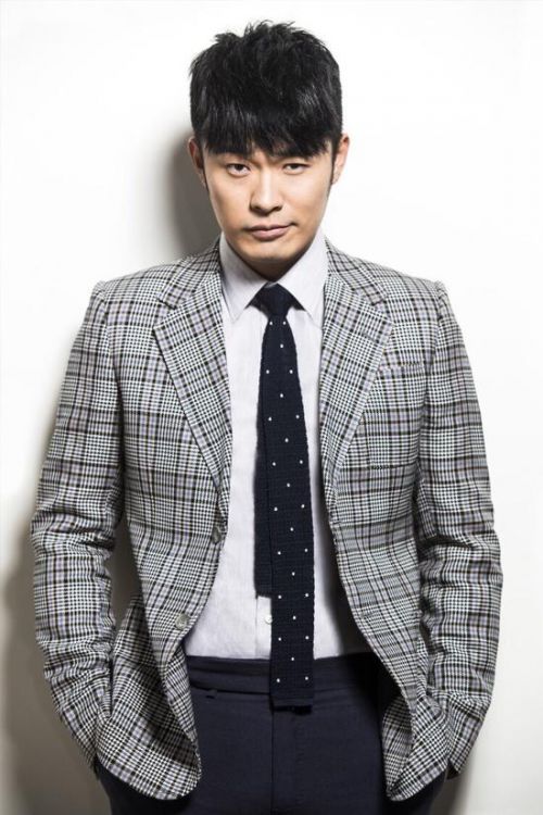 陈赫女友张子萱挺孕肚逛街被拍 被曝预产期11月-闽南网