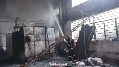 石獅永寧塔石村一處噴漆工廠起火