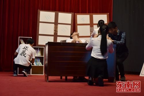 学院举办心理推理大赛 学子推理密室杀人案-闽