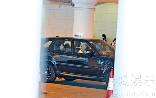  张学友送女儿上学  张学友女儿张瑶华资料近照