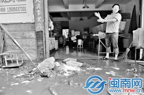 河边住户房屋进水