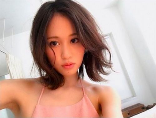 前田敦子穿吊带晒自拍照 获赞性感美丽(图)