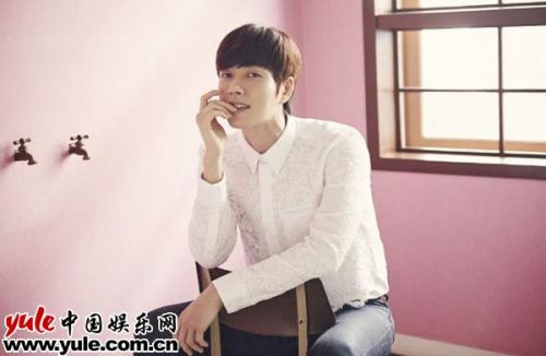 朴海镇人气居高不下 成立官方粉丝俱乐部CLU