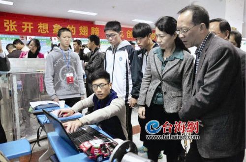 ▲小许在科技创新大赛上展示成果