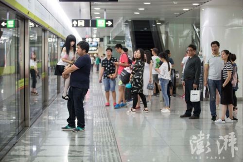 硅胶娃娃“买家秀”:58岁男人迎来