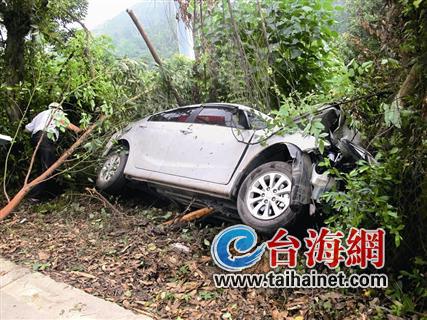 安溪一男子驾驶肇事逃逸 途中翻车再次逃逸(图)
