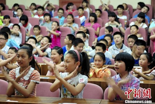 资料图：学生对不法分子诱惑说“不”，防范“防性侵”。<a target='_blank' href='http://www./'>中新社</a>发 张勇 摄