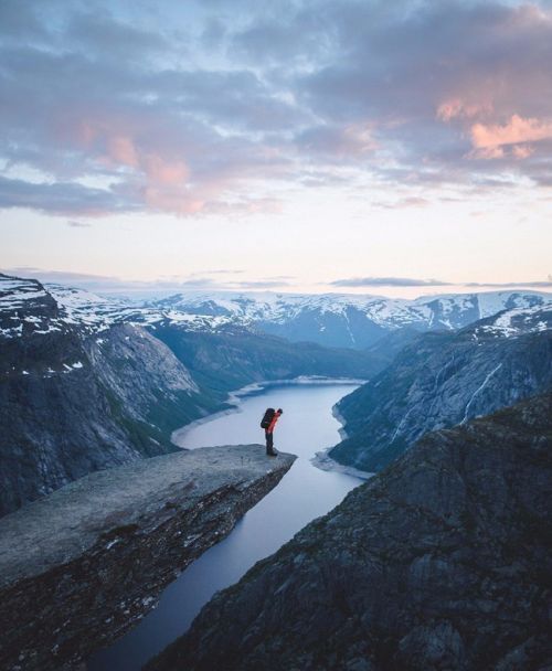 球迷悬崖秀颠球视频曝光 恶魔之舌10分钟表演震惊世界