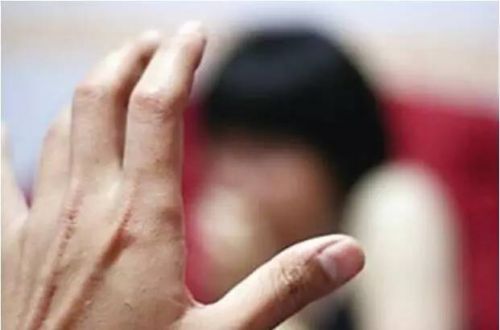 石獅一廠長偷拍女員工裸照1