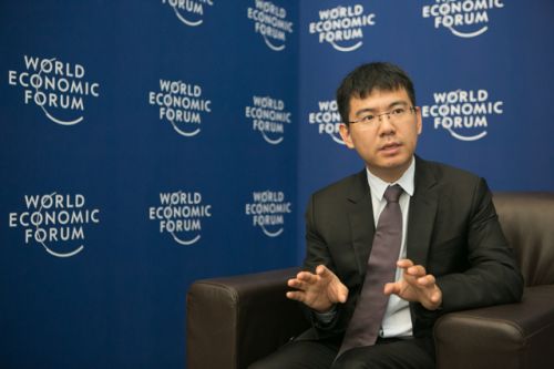 人人友信张适时论道达沃斯:智能化培育金融新