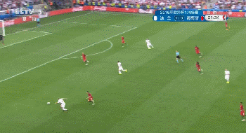 gif-莱万开场2分钟闪击 拜仁妖星世界波扳平