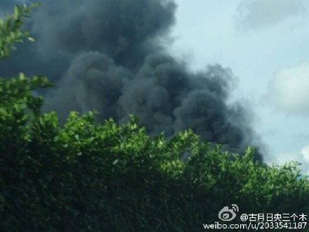 磁灶塑料廠突發(fā)大火1