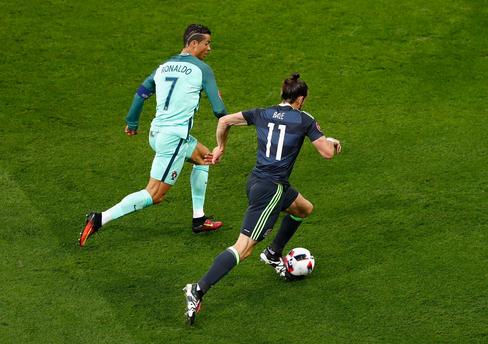 贝尔速度强超C罗 两大巨星身价两亿齐飞(gif)