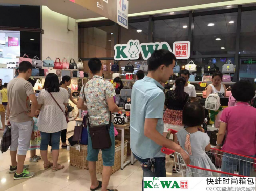 时尚女包怎么选，快蛙女包好品质