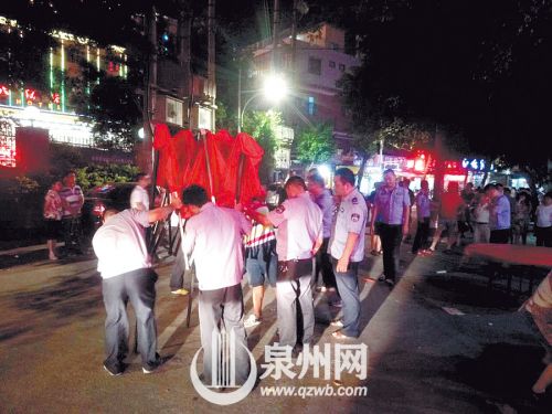 整治客运中心站附近夜市 劝导纠正流动摊点67起