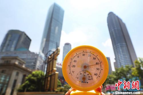 中国7亿人遭高温&ldquo;烧烤&rdquo; 局地体感温度超50℃
