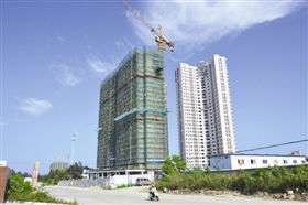 永寧多棟安置房順利封頂