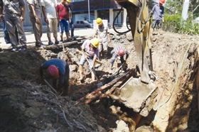 搶修供水管道保供水