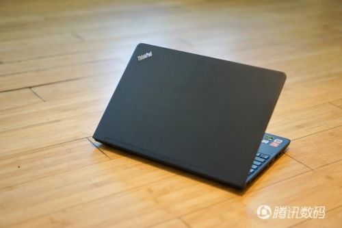 ThinkPad游戏本黑将S5评测:散热良好细节感