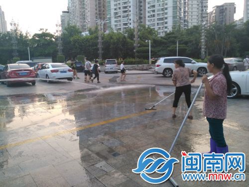 清刷后用清水冲洗