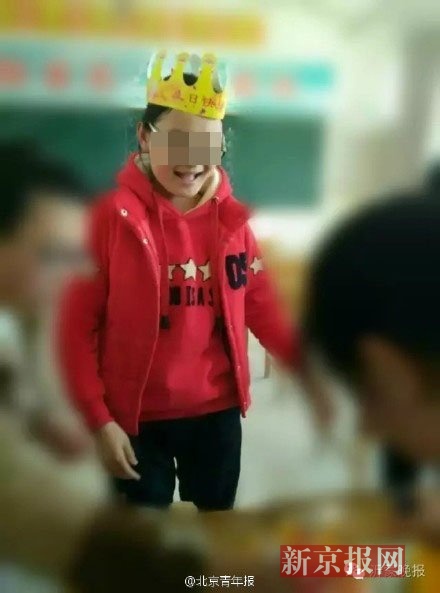 山东女生被骗光9900元学费大学伤心昏厥过度自己和到梦女孩睡图片