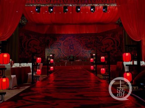 美翻了 90后新人直播“汉服婚礼”吸粉上千