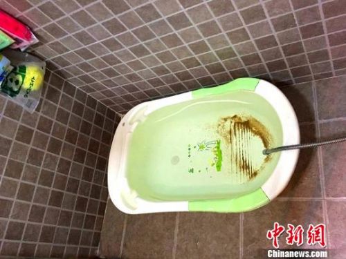 宁德一小区自来水含沙子 持续1年多未解决（图）