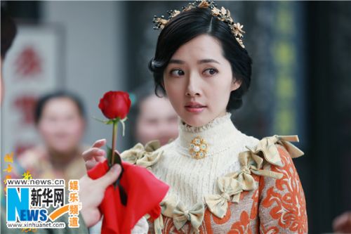 郭碧婷新戏杀青曝各种造型剧照 这个十三姨有